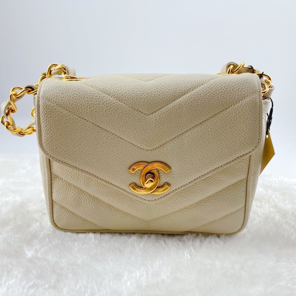 Chanel Cream Vintage Caviar Leather V Stitch Shoulder Bag - Picture 5 of 16